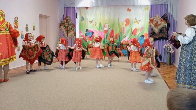 Ника танец матрёшек