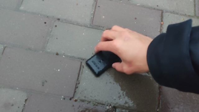 в телефон дарила молния? нет, ИИ