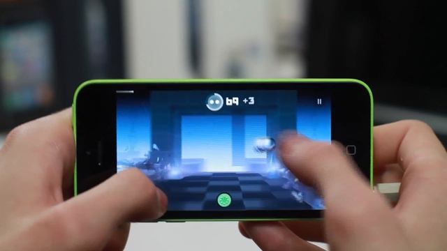 Обзор игры Smash Hit.