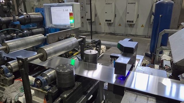 Лазерный толщиномер для контроля толщины алюминиевого проката