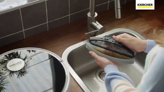 Pобот-пылесос для влажной уборки с роликовой щеткой RVF 7