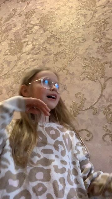 У неё лучше перет танцую