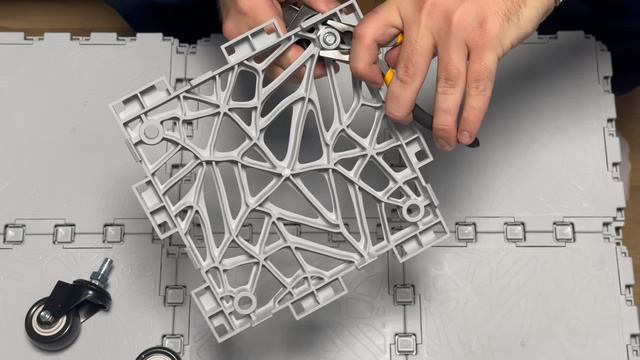 Кубы QUBIK.ONE. Сборка стола длинный ролик