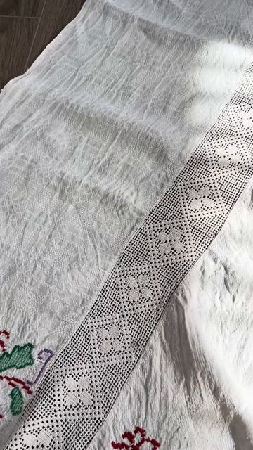 ПРОДАЮ НА АВИТО СТАРИННУЮ СКАТЕРТЬ