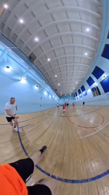 Малой играет в футбол⚽️