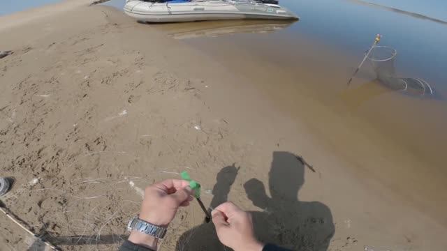 Супер рыбалка на резинку.  Рыба на каждом взмахе.  Давно не ловил столько рыбы.