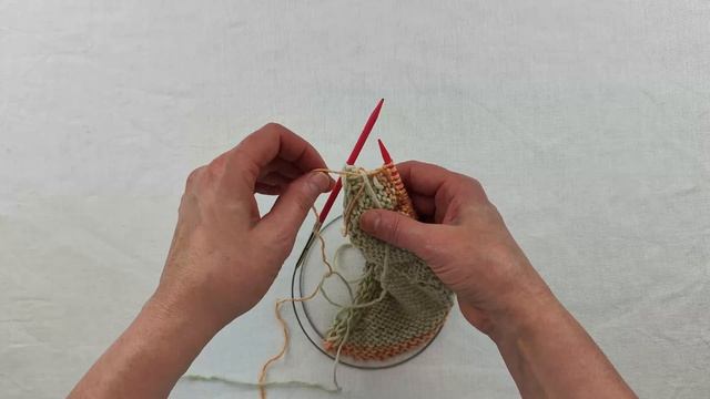 Как вязать шаль полосками без отрыва нити — простой и аккуратный способ