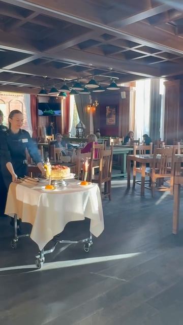 Торт в студию, в ресторане Утка и Селезень в Петергофе