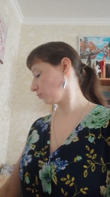 По плану сегодня влог, и вот решила вам показать как я очищаю кисти макияжные