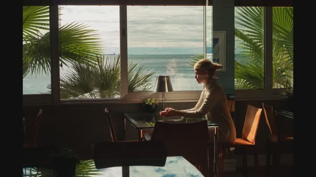 Знакомство с творчеством Кристина Корал