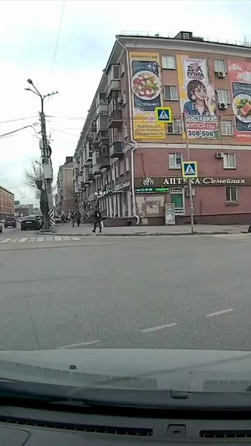 Есть ли нарушения на перекрестке Маркса