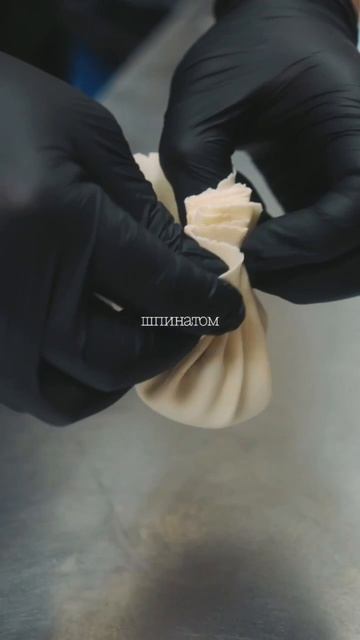 Слышали про прямолинейность?  Так это он эту линию прямой сделал