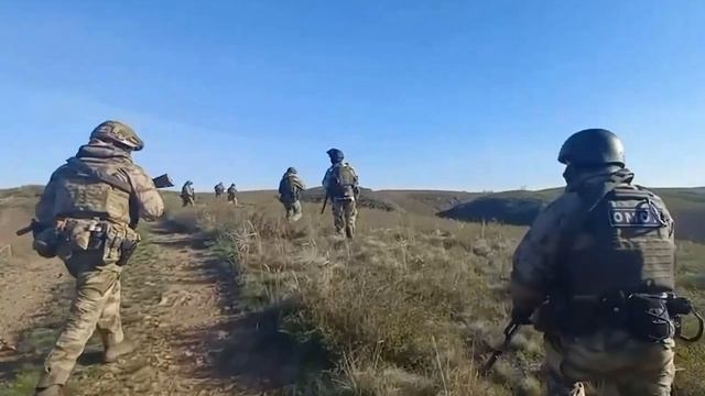 Что известно к этому часу о нападении на полицейских в Оренбуржье:

▪️Один из троих раненных правоох