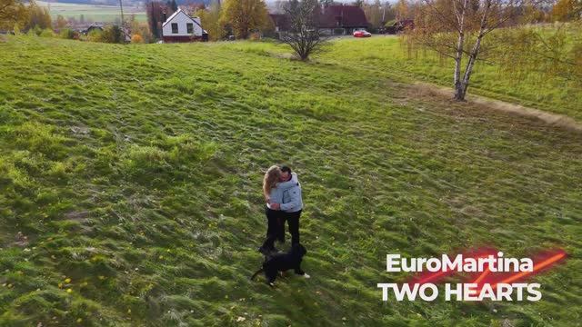 🔊 EᑌᖇOᗰᗩᖇTIᑎᗩ - TᗯO ᕼEᗩᖇTS (ITᗩᒪO ᗪISᑕO SYᑎTᕼ ᑭOᑭ ᗰOᗪEᖇᑎ TᗩᒪKIᑎG STYᒪE)