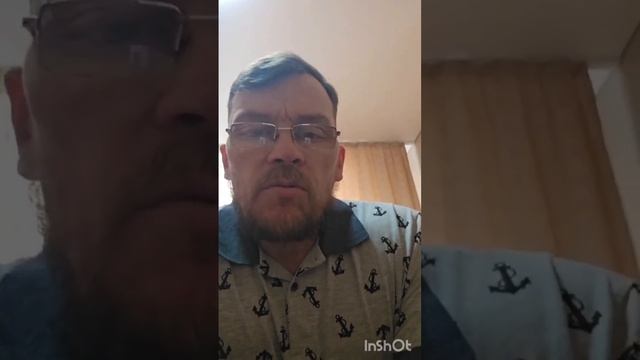 Виталик остановился в хостеле, в Караганде. Снял небольшой обзорчик, недалеко от вокзала.