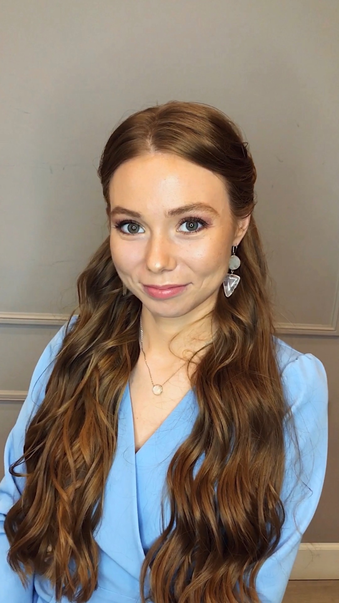 Макияж дополняет образ, подчёркивает индивидуальность и помогает сохранить гармонию.