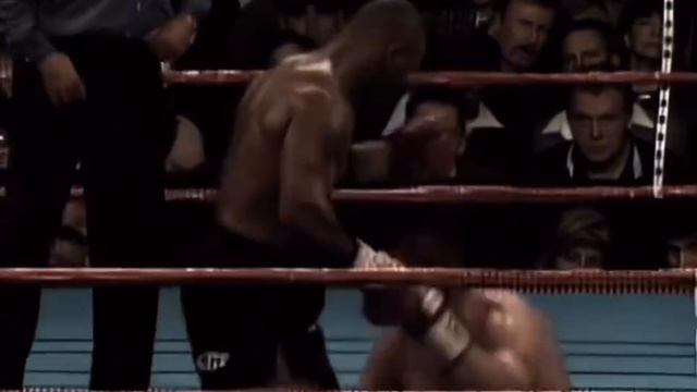 Masterful Technique Transforms Fruit Gathering Into Art.A Skilled Worker Performs A Mesmerizing .mp4