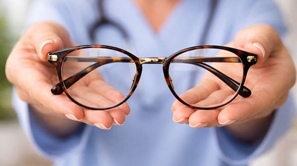 Учет в оптике