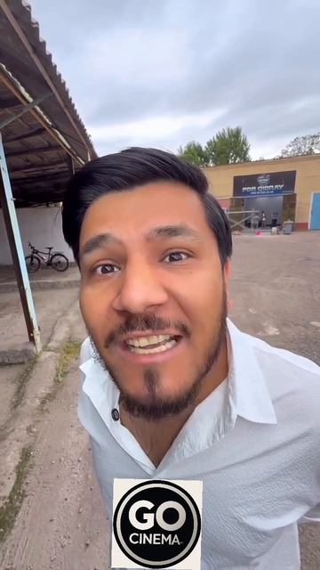 Супер клей фильмидан.   Илк учрашув бунақа бўлади деб ўйламаган эдим.