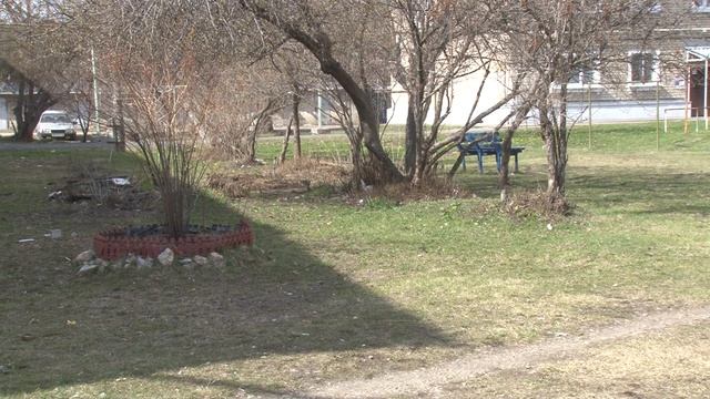 КУДЕЗ делает каменские дворы безопасными для прогулок. Панорама 17.04.26