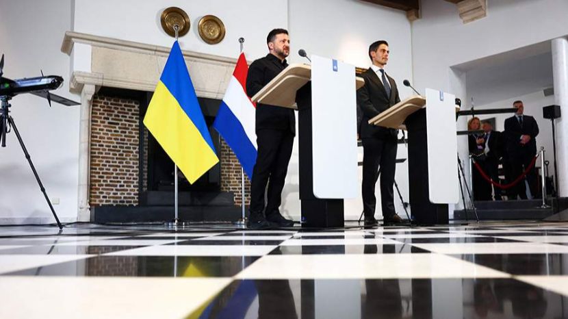 Переводчик Зеленского выругался матом после пресс-конференции в Нидерландах