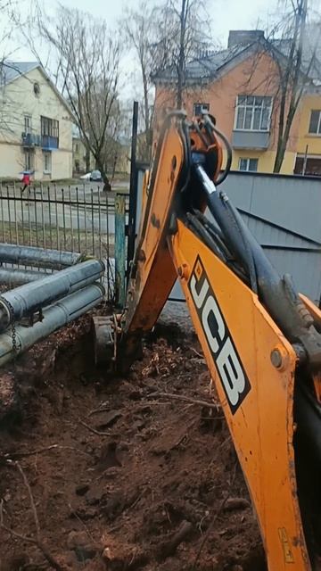 копаем задней стрелой на JCB 3cx #Ярославль #jcb #работа #экскаватор #работа