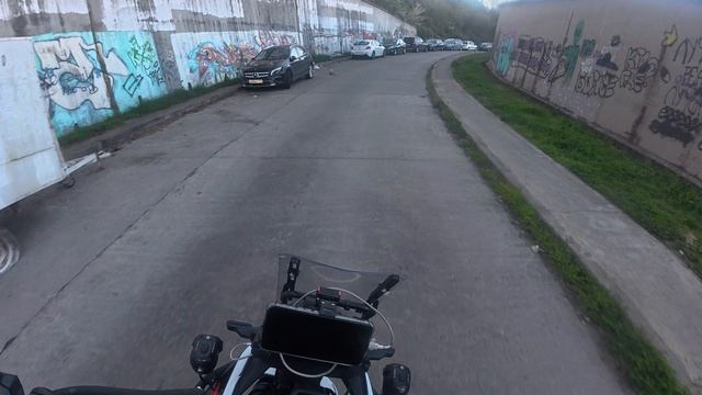 маневрировать