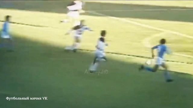 📹 Марадона в расцвете сил был невероятен.