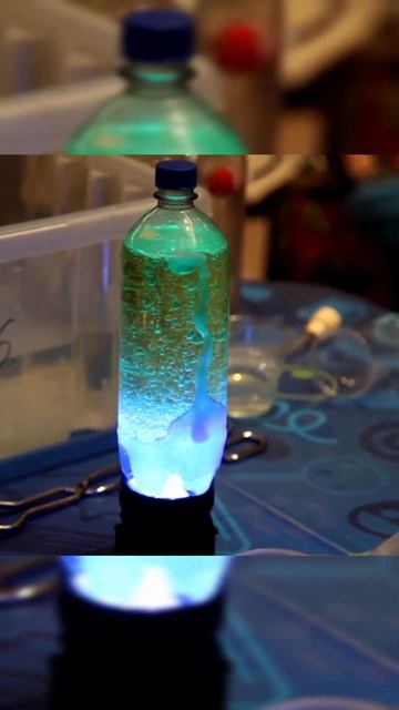 Выпускной в начальной школе в научном стиле!