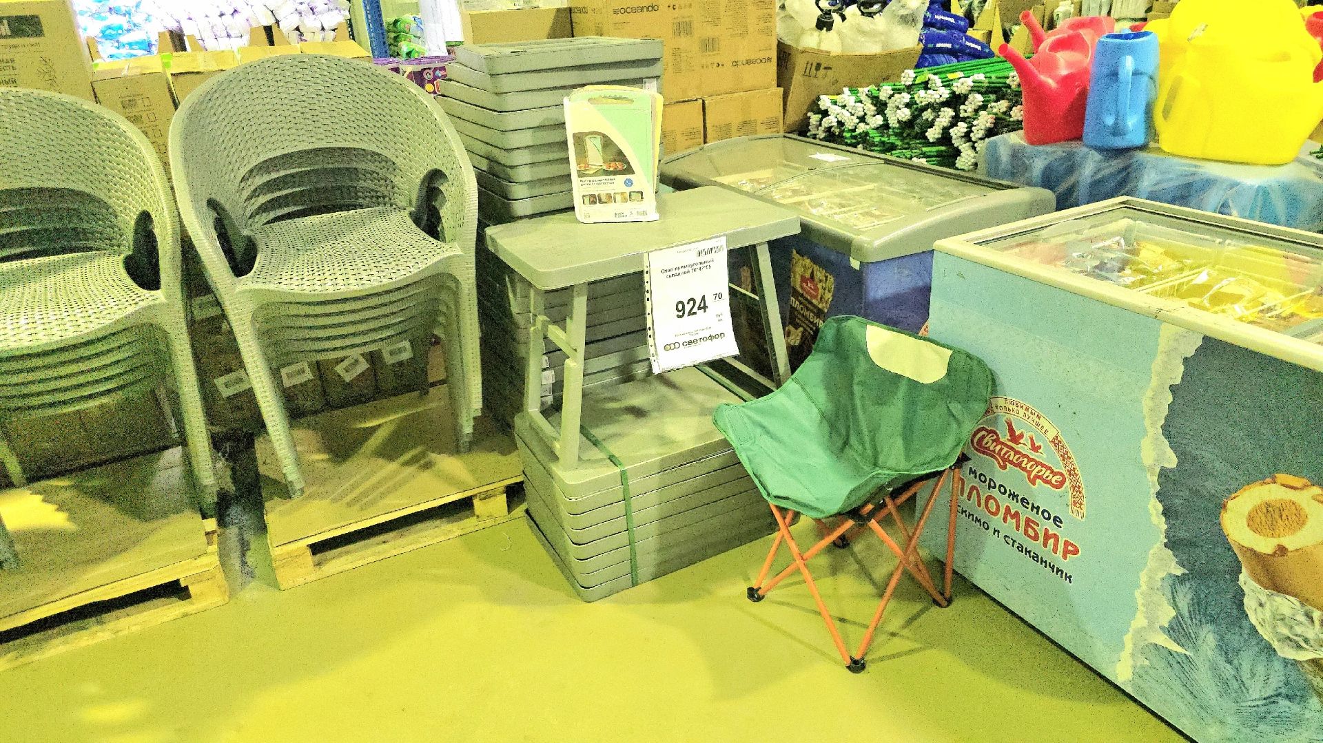 Магазин низких цен Светофор радует покупателей новый, огромным завозом! Мебель, посуда и др. Обзор