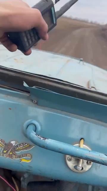 ещё едит 🤣