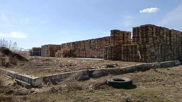 Стена поддонов. Интересные места в России