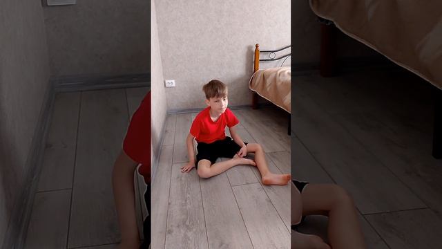 я показал три новых крутых движения из брейк-данса!!!