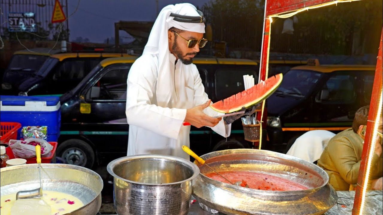 Напиток любви! Уникальный арбузный молочный коктейль в Дели