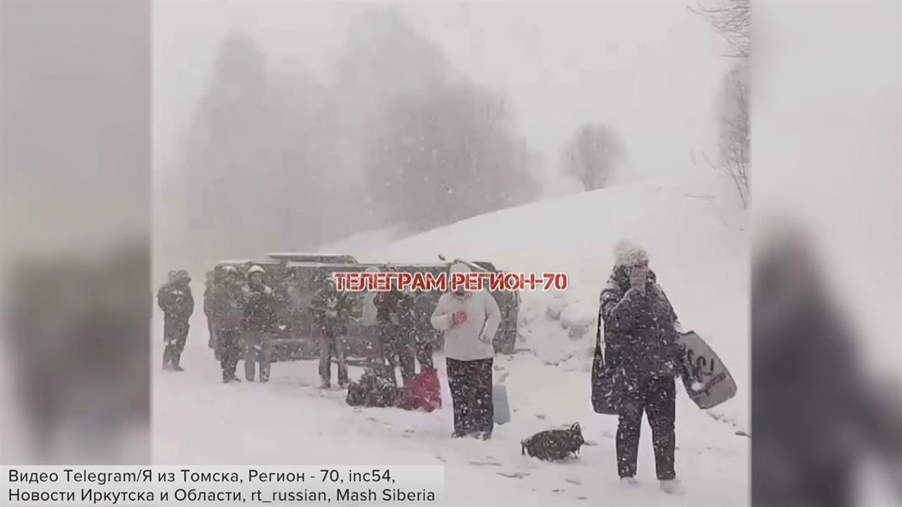 В Томской области пассажирский автобус перевернулся на скользкой дороге