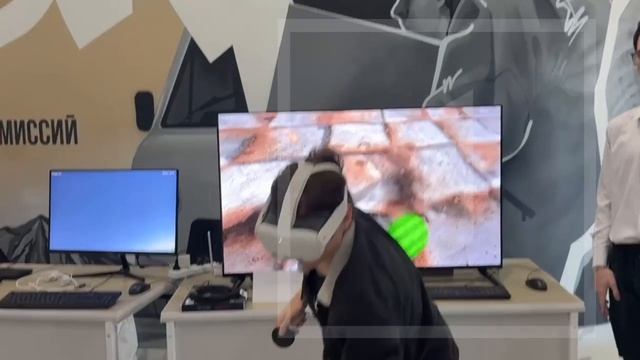 🤖 В Доме молодёжи Робопёс покоряет зрителей своими талантами!