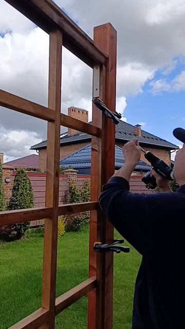 Как сделать деревянную перголу для плетистых декоративных растений своими руками