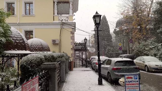 Выпуск 21. Предновогоднее настроение в Ялте в 2-х минутах от моря