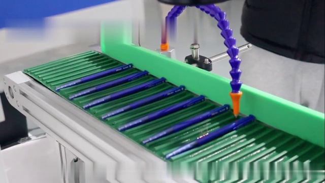 Волоконный лазерный маркер с конвейерной лентой для маркировки ручек, модель V6