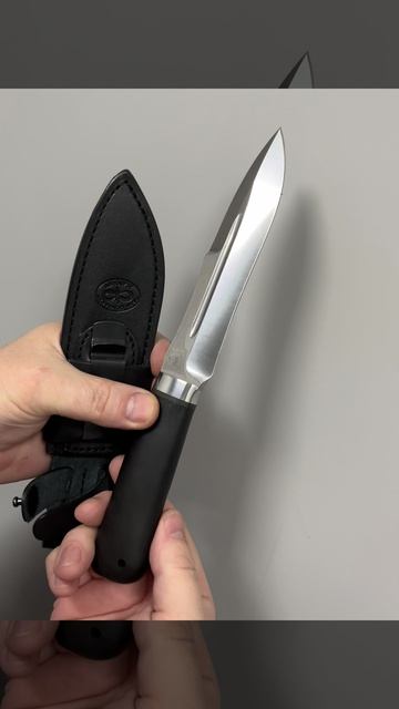 Скорпион граб 95Х18 - нож в руке