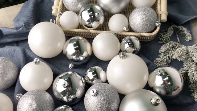 Набор пластиковых шаров СНЕЖНОЕ КОРОЛЕВСТВО, 10/8/6 см, упаковка 26 шт., 020002