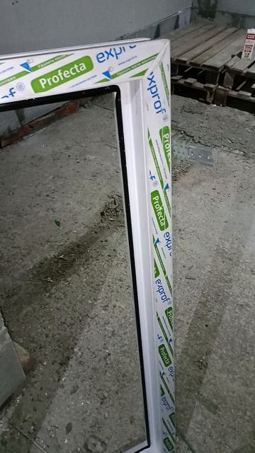 Простой крепеж для пластиковых окон