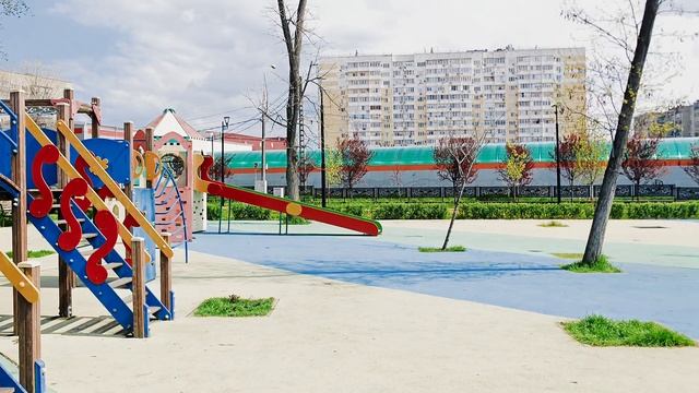 Краснодар прогулка по молодёжному скверу