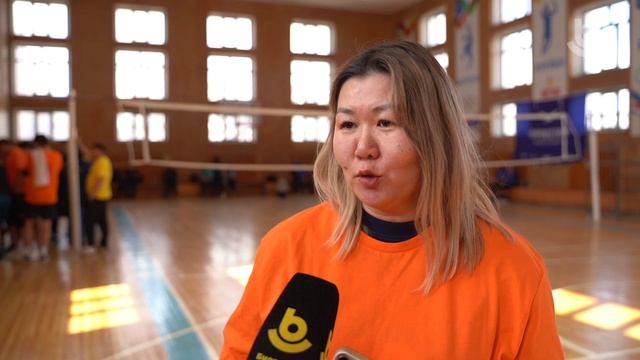 Нютагай Hонинуудhаа. Хүсөөтын һургуулиин 100 жэл