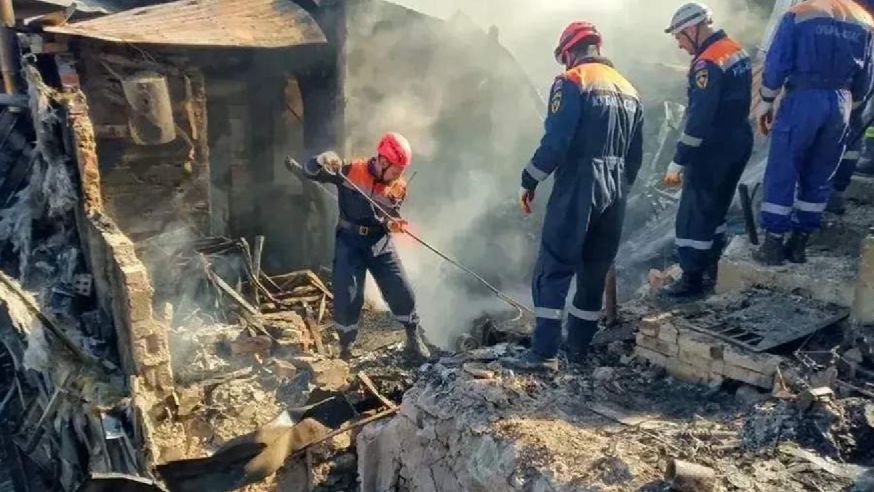 В Туапсе продолжают искать девочку под завалами после атаки ВСУ