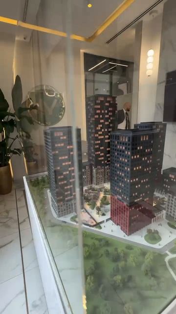 Минусы: нет отделки, от метро пешком 14 минут, но пишут 11.  Всем больших метров 89022632702