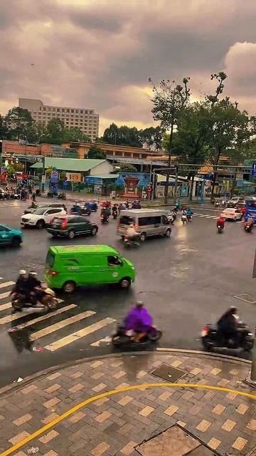Один из перекрестков Хошимина в час пик