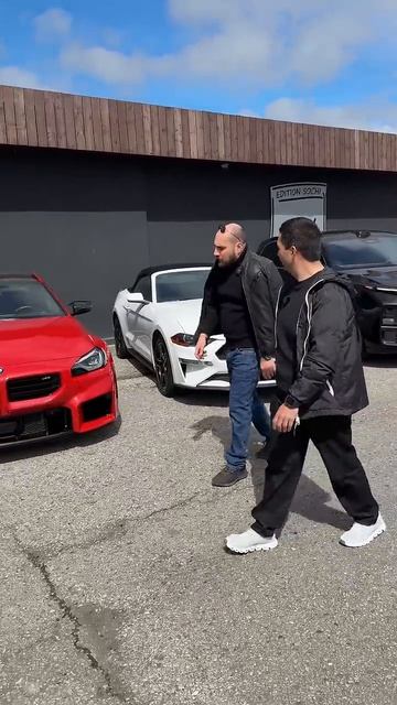 Уличный авто эксперт