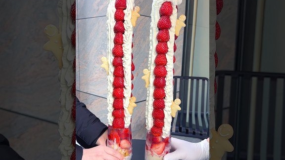 Самый высокий парфе в виде клубничного дерева в Японии – определенно