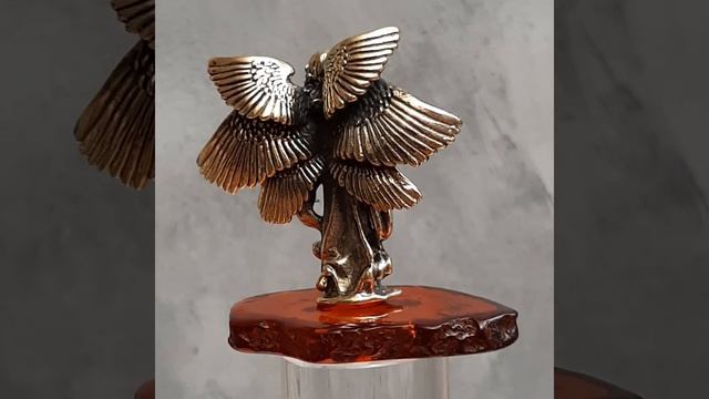 Статуэтка коллекционная на янтаре Херувим 5 х 5 см